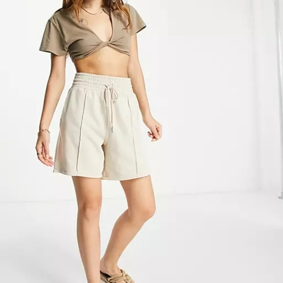 MEDIUM Tailored Fleece Shorts from Abercrombie and Fitch in being - Picture 1 of 12
